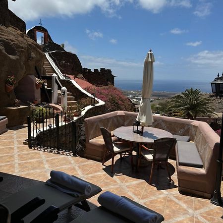 Castillo Lanzarote Villa Sophie - Luxury Villa -Sleep In A Volcanic Cave With Heated Pool Tías Extérieur photo