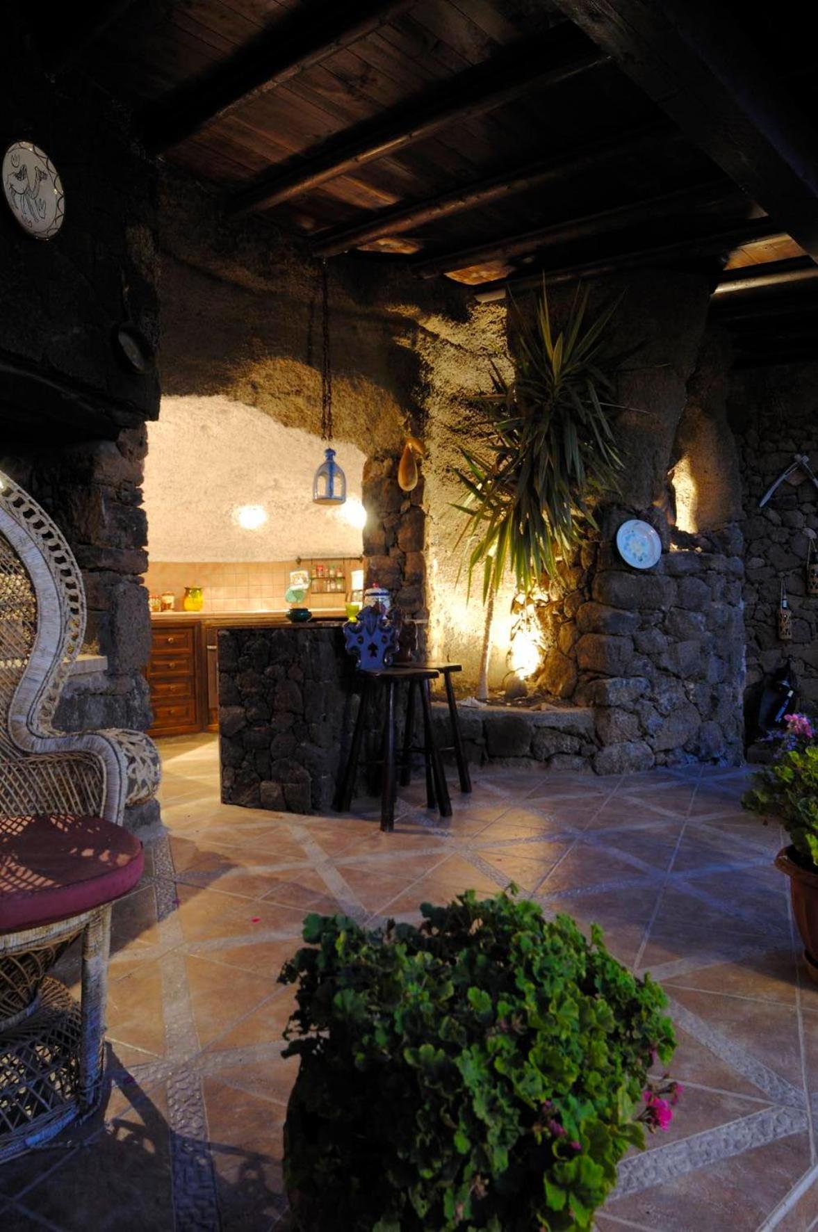 Castillo Lanzarote Villa Sophie - Luxury Villa -Sleep In A Volcanic Cave With Heated Pool Tías Extérieur photo