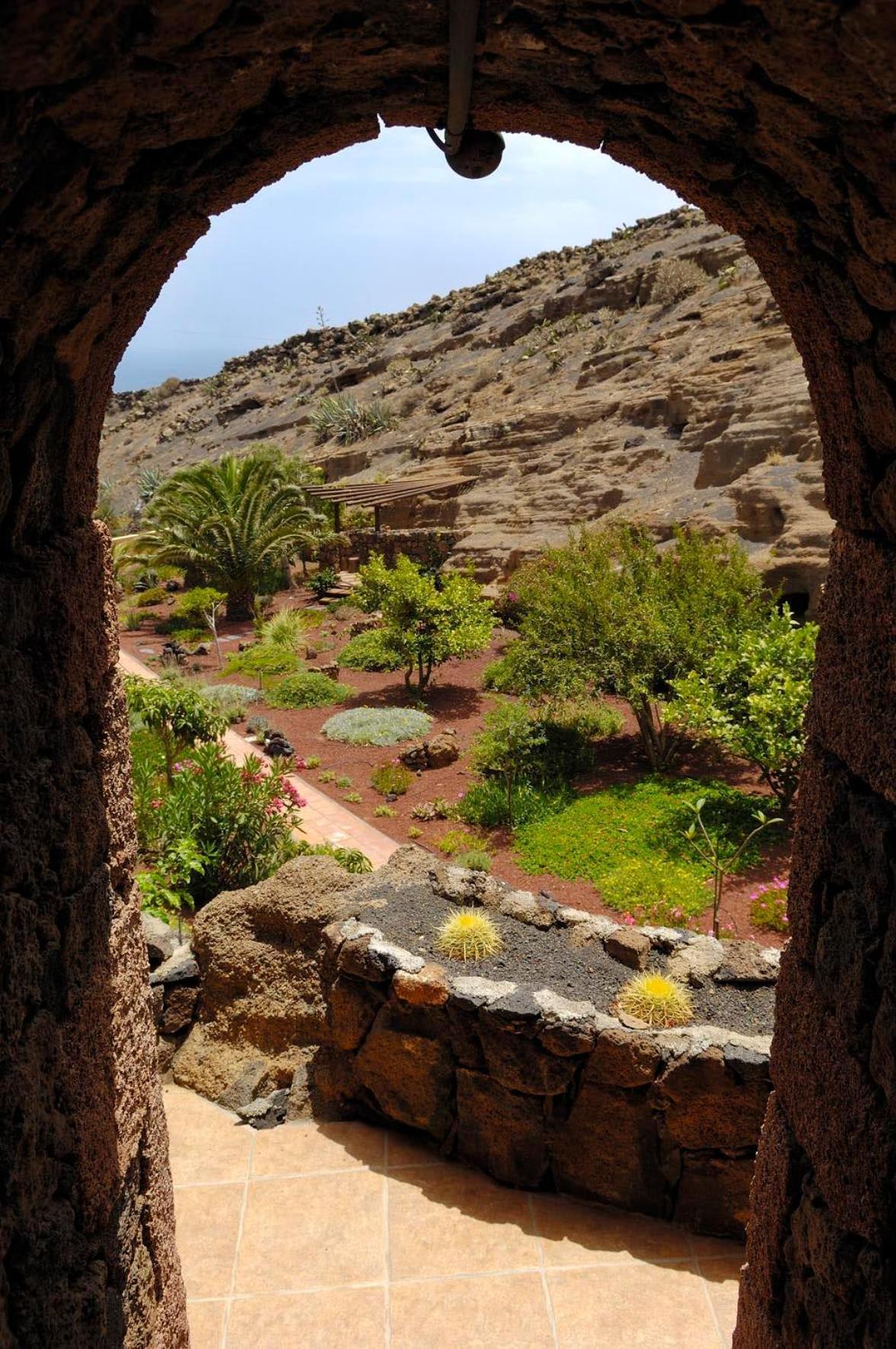Castillo Lanzarote Villa Sophie - Luxury Villa -Sleep In A Volcanic Cave With Heated Pool Tías Extérieur photo