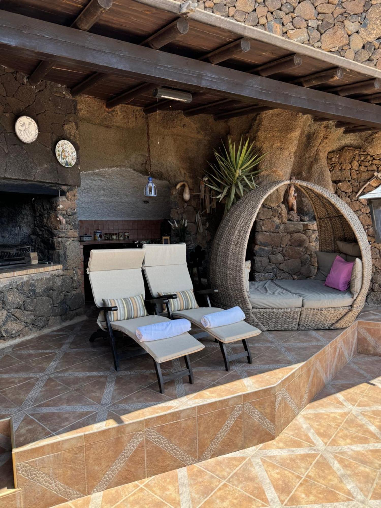 Castillo Lanzarote Villa Sophie - Luxury Villa -Sleep In A Volcanic Cave With Heated Pool Tías Extérieur photo