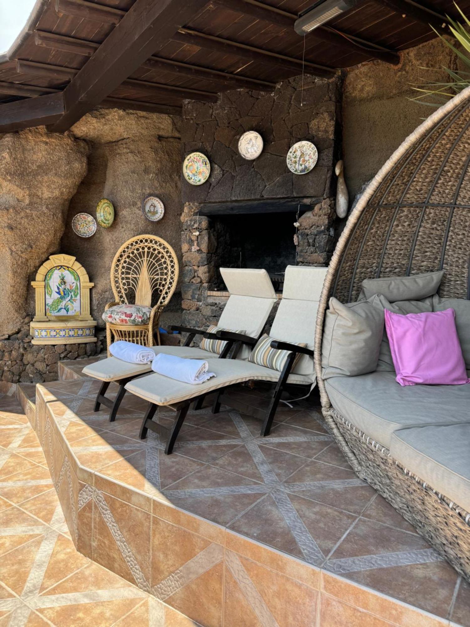 Castillo Lanzarote Villa Sophie - Luxury Villa -Sleep In A Volcanic Cave With Heated Pool Tías Extérieur photo